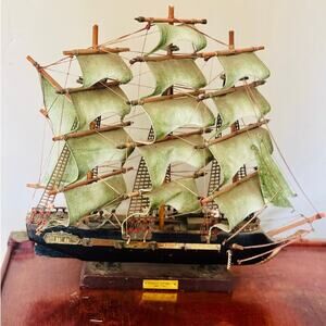 Vintage Model Ship – Spanish Frigate “Fragata Española” 1790